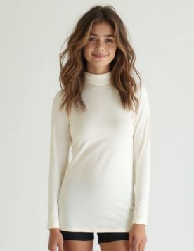 بلوزة شتوية بياقة عالية وأكمام طويلة