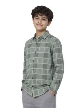 قميص ولادي بنقوش هندسية عصرية