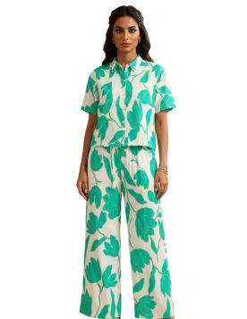 طقم بيجاما نسائي مريح بنقوش نباتية جذابة