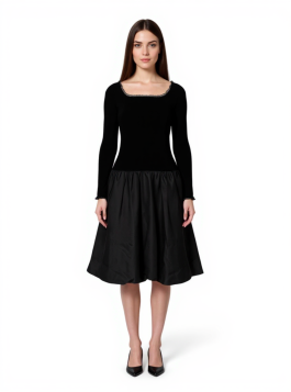 فستان شتوي بأكمام طويلة وتفاصيل دانتيل فاخرة