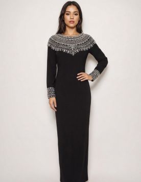 فستان سهرة طويل مطرز بالكريستال