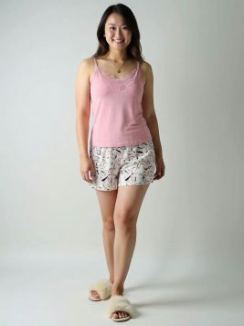 طقم بيجاما نسائي ناعم بتصميم عصري