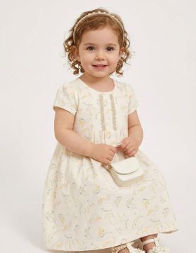 قميص بناتي بنقوش نباتية ناعمة