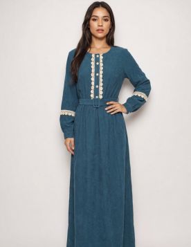 قميص نسائي شتوي بأكمام طويلة وياقة مستديرة مزين بتفاصيل دانتيل مع حزام خصر