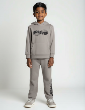 طقم شتوي ولادي بطبعة جريئة 