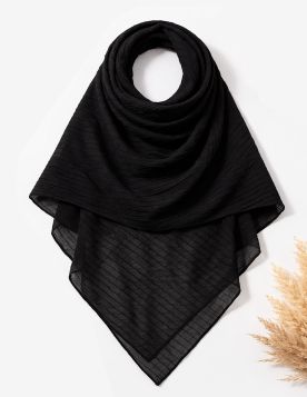 طرحة نسائية بتصميم مضلع عصري