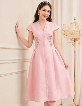 فستان سهرة متوسط الطول بتطريزات كريستالية