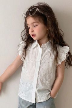 قميص بناتي مزين بنقوش مفرغة