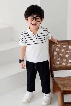 طقم ولادي كاجوال بتصميم عصري