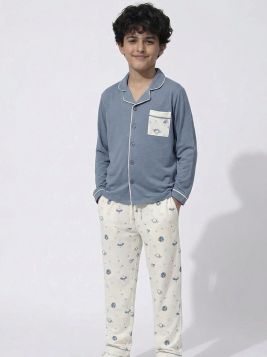 طقم بيجاما ولادي بنقوش الفضاء وأزرار الأمامية