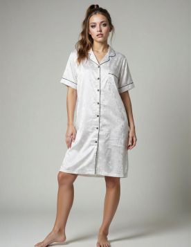 قميص نوم نسائي بنقوش القلوب